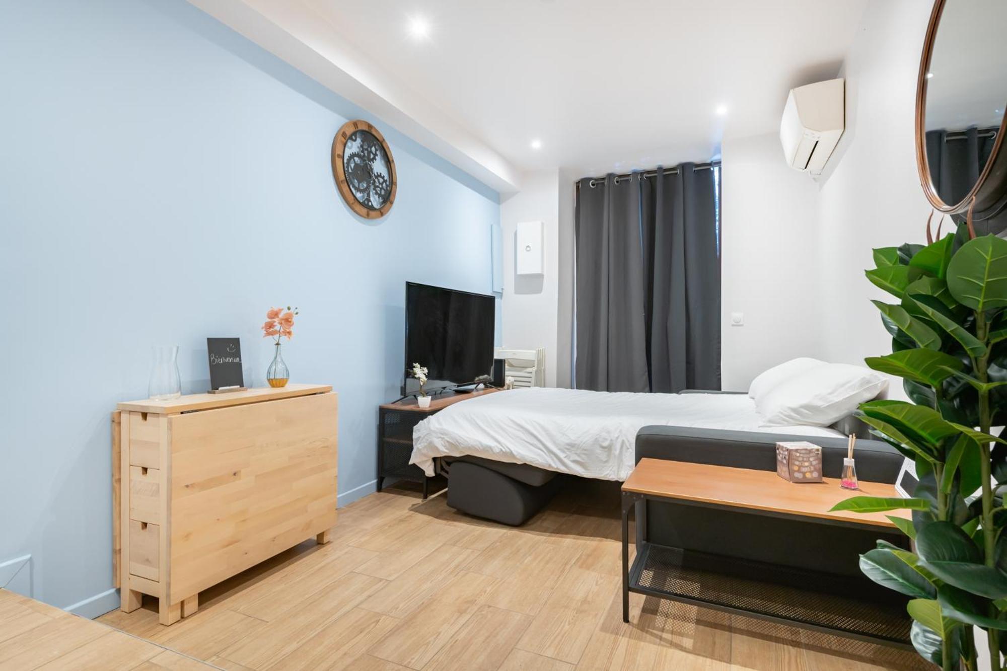Sud Passion - Ferrer Nine - Cosy Avec Balcon Apartment Гардан Стая снимка